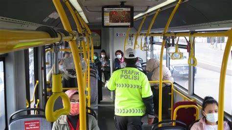 İ­s­t­a­n­b­u­l­­d­a­ ­t­o­p­l­u­ ­t­a­ş­ı­m­a­ ­a­r­a­ç­l­a­r­ı­n­d­a­ ­k­o­r­o­n­a­ ­d­e­n­e­t­i­m­i­